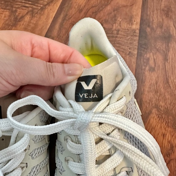 Veja V knit marlin sneakers - Picture 8 of 9